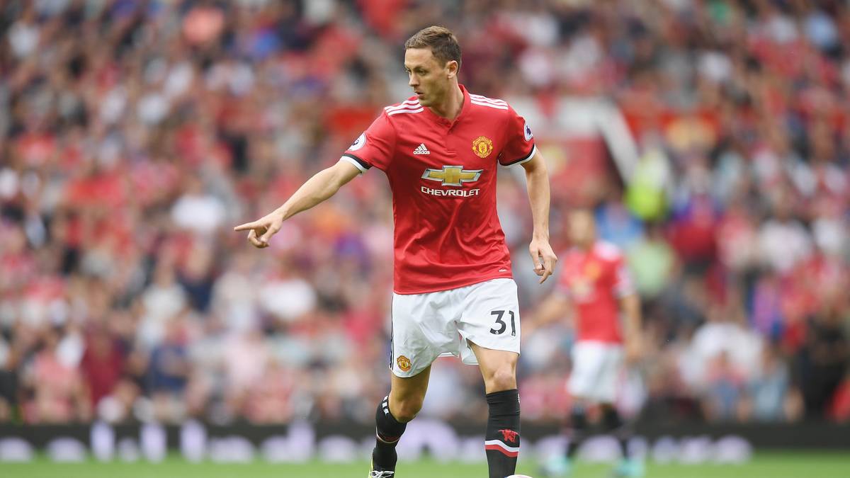PLATZ 8: NEMANJA MATIC. Um Platz für Drinkwater und Bakayoko zu schaffen, gab Chelsea Matic für 44,7 Millionen Euro zu Manchester United ab. Der 29-Jährige wurde schon bei den Blues unter Jose Mourinho Meister und ist ein wichtiger Grund dafür, dass die "Red Devils" noch kein Gegentor in der Liga kassiert haben