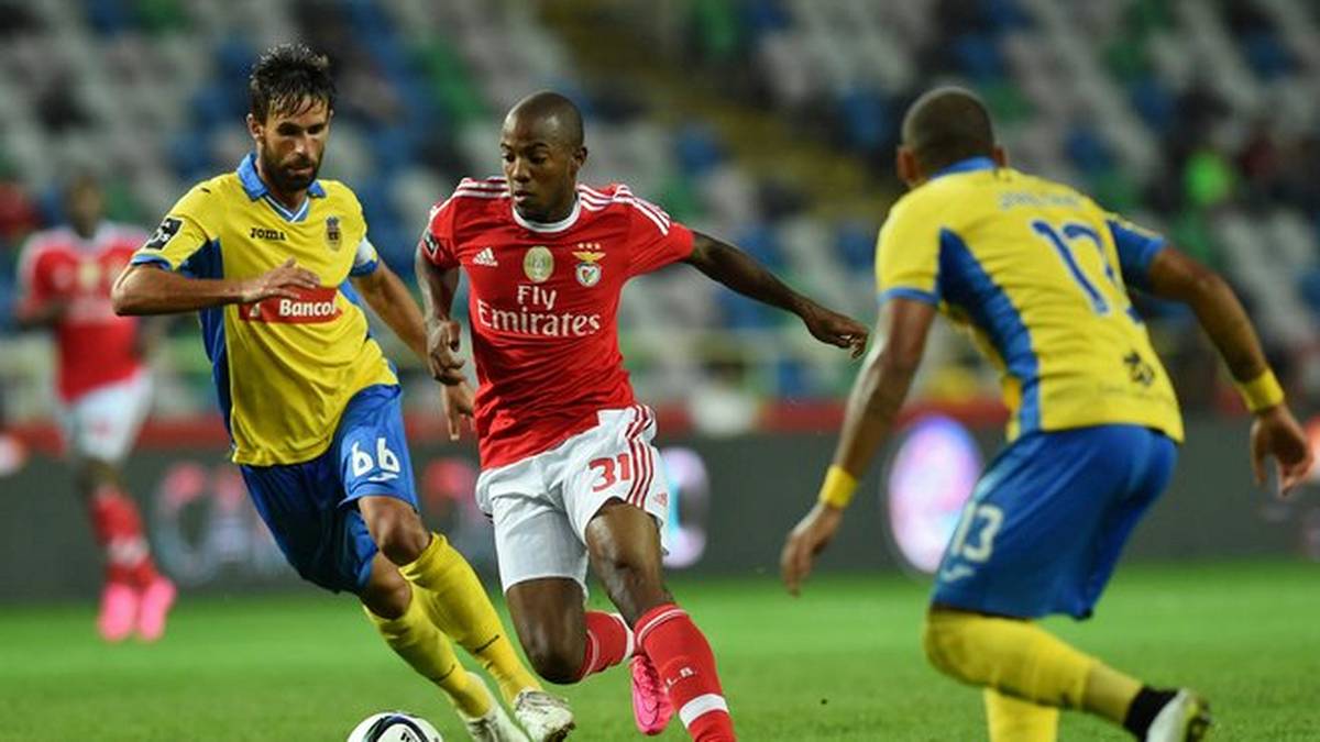 Ganze 16 Jahre jünger als Olic ist der neue Brasilianer der Löwen. Der Flügelflitzer ist ebenfalls für seine Dynamik bekannt, er kommt per Leihe von Benfica Lissabon. Für die "Adler" kam er bereits in der Champions League zum Einsatz