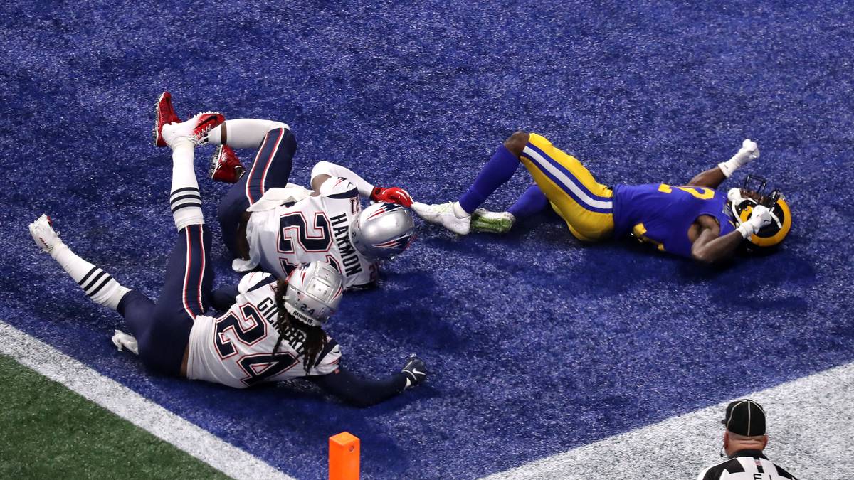 In der Schlussphase wird Cooks dann zur tragischen Figur - zusammen mit seinem Quarterback Goff