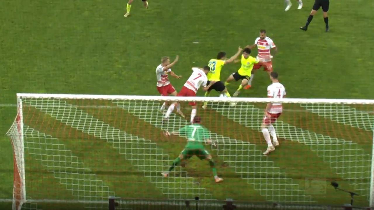 Wilder Relegations-Schlagabtausch