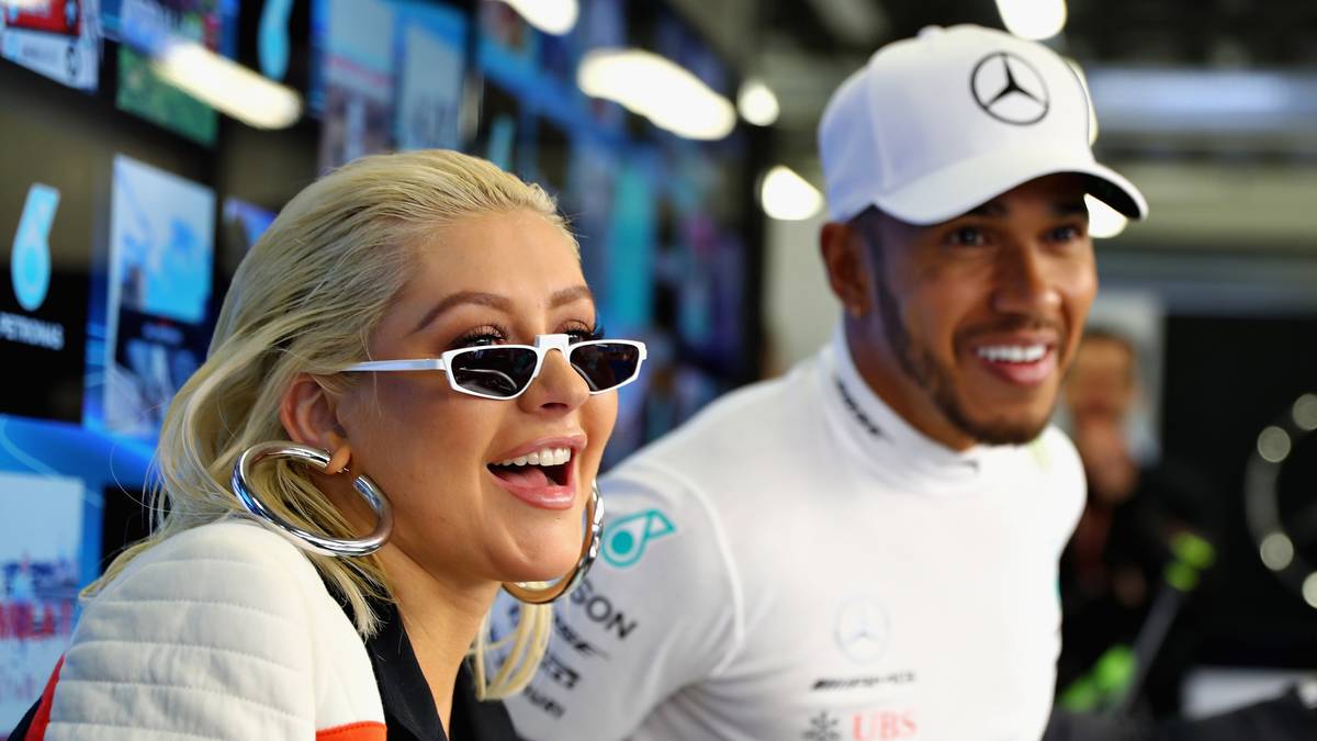 Hamilton möchte aber nicht ewig in der Formel 1 bleiben, sondern lieber in Hollywood für Aufsehen sorgen. Einen ersten Schritt dafür hat er mit der Gesangs-Zusammenarbeit mit Christina Aguilera getan