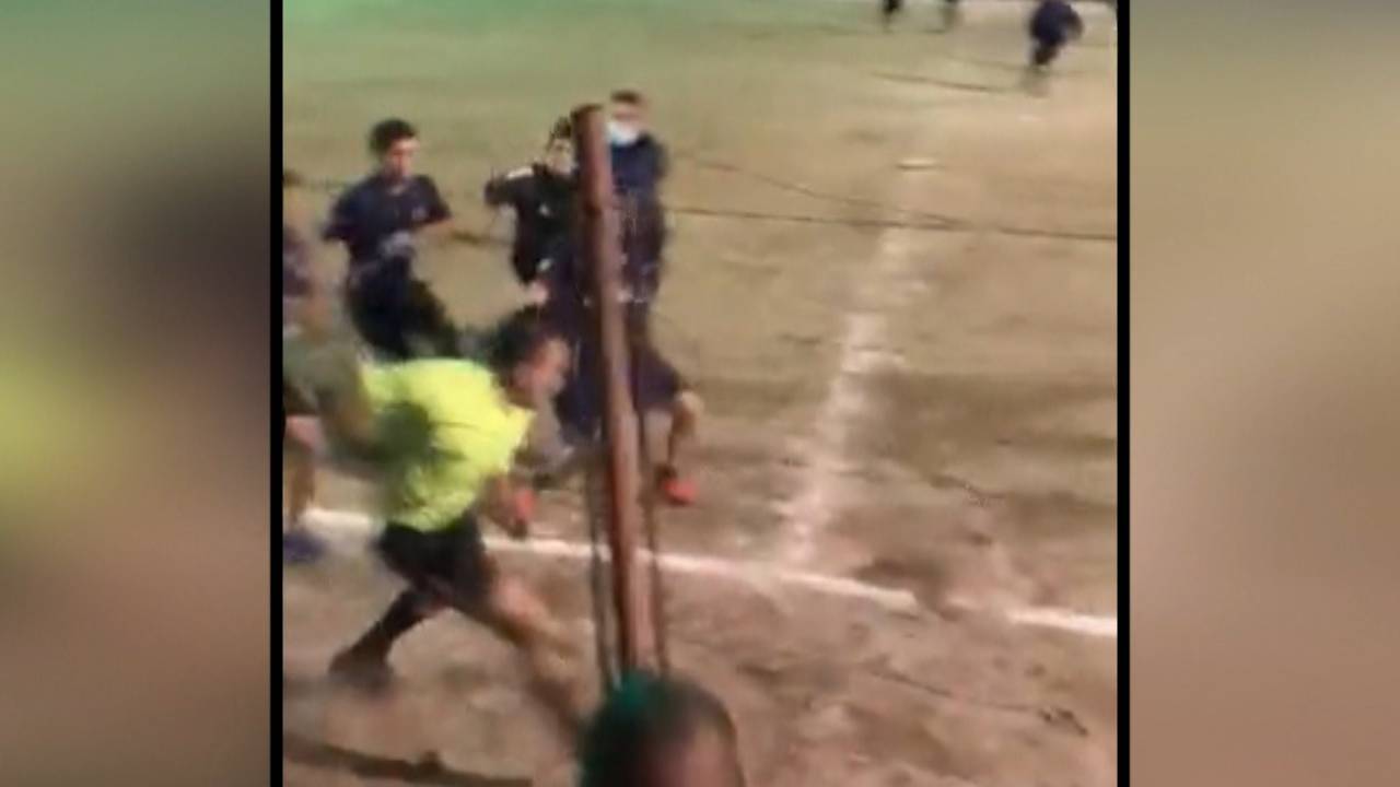 Brutale Hetzjagd auf Schiedsrichter bei Amateurturnier in Argentinien
