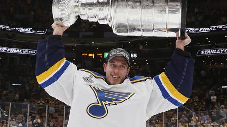 Jordan Binnington verlängert seinen Vertrag bei sen St. Louis Blues in der NHL