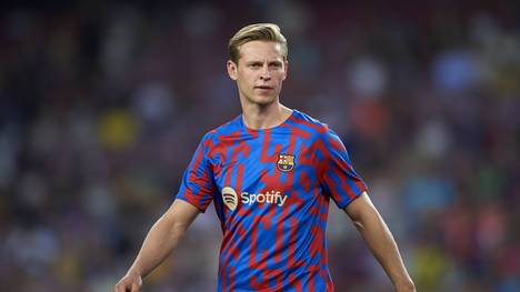Frenkie de Jong hat beim FC Barcelona einen schweren Stand und fühlt sich offenbar sogar erpresst. Gary Lineker kritisiert deshalb die Katalanen scharf.