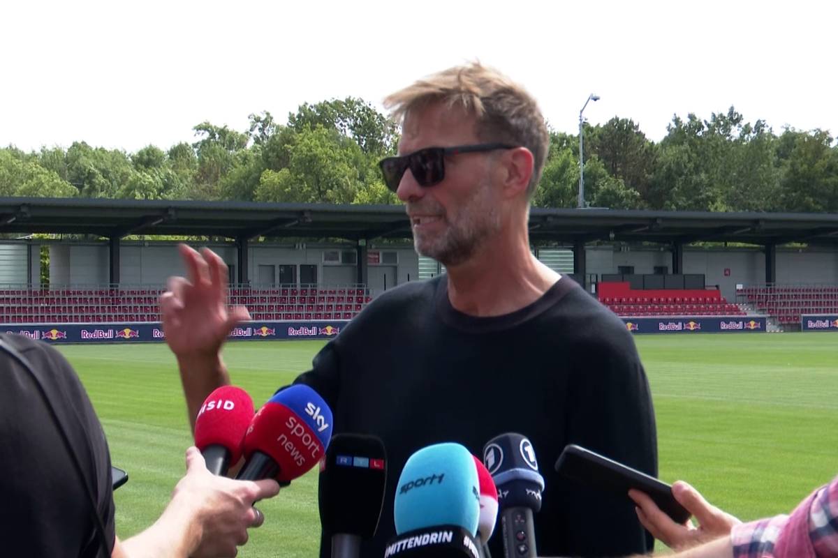Jürgen Klopp nimmt sich Paris Saint-Germain als ein Vorbild für den Fußball, den RB Leipzig spielen möchte. Dabei lässt Klopp mit einer Aussage zu Ousmane Dembélé aufhorchen.