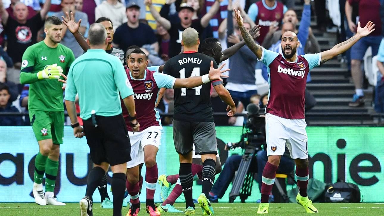 Im Video: Referee erzürnt West Ham