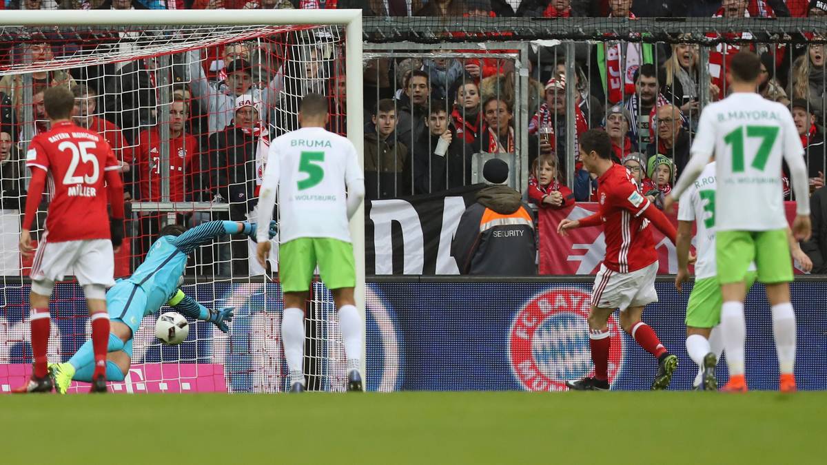 Diesmal nicht per Freistoß. Wenig später schnürt der werdende Papa den Doppelpack. Es sind seine Saisontore Nummer zehn und elf in der Liga