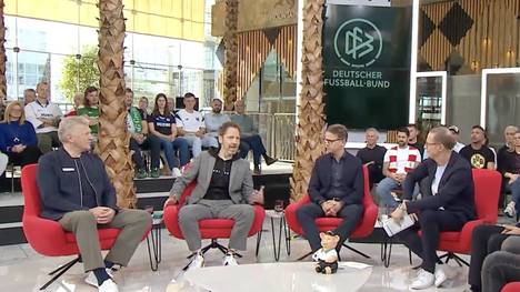 Die Runde im SPORT1-Doppelpass diskutiert über die Probleme der deutschen Nationalmannschaft.