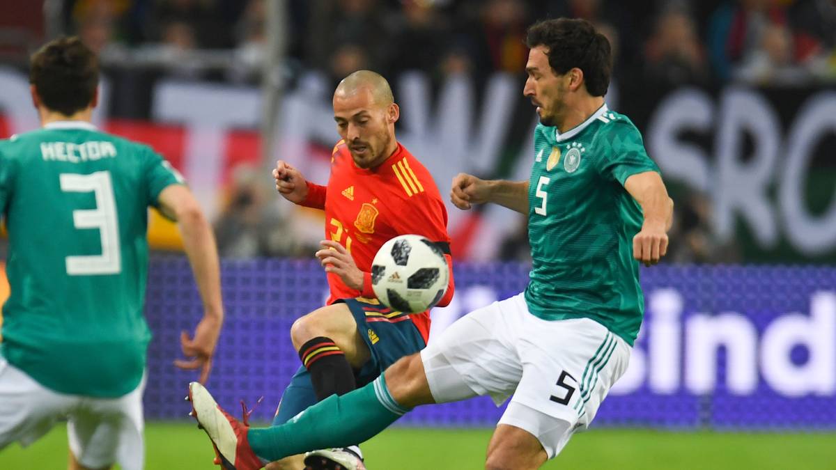 MATS HUMMELS: Brauchte beim frühen Gegentor durch Rodrigo (6.) zu lange, um die Gefahr zu erkennen. Da war das Kind schon in den Brunnen gefallen. Anfangs immer wieder mit Fehlern im Spielaufbau. Kämpfte sich dann besser in die Partie. Mit mehr Ruhe und Übersicht in der zweiten Hälfte - und einem Kopfball an die Querlatte (65.). SPORT1-Note: 3,5