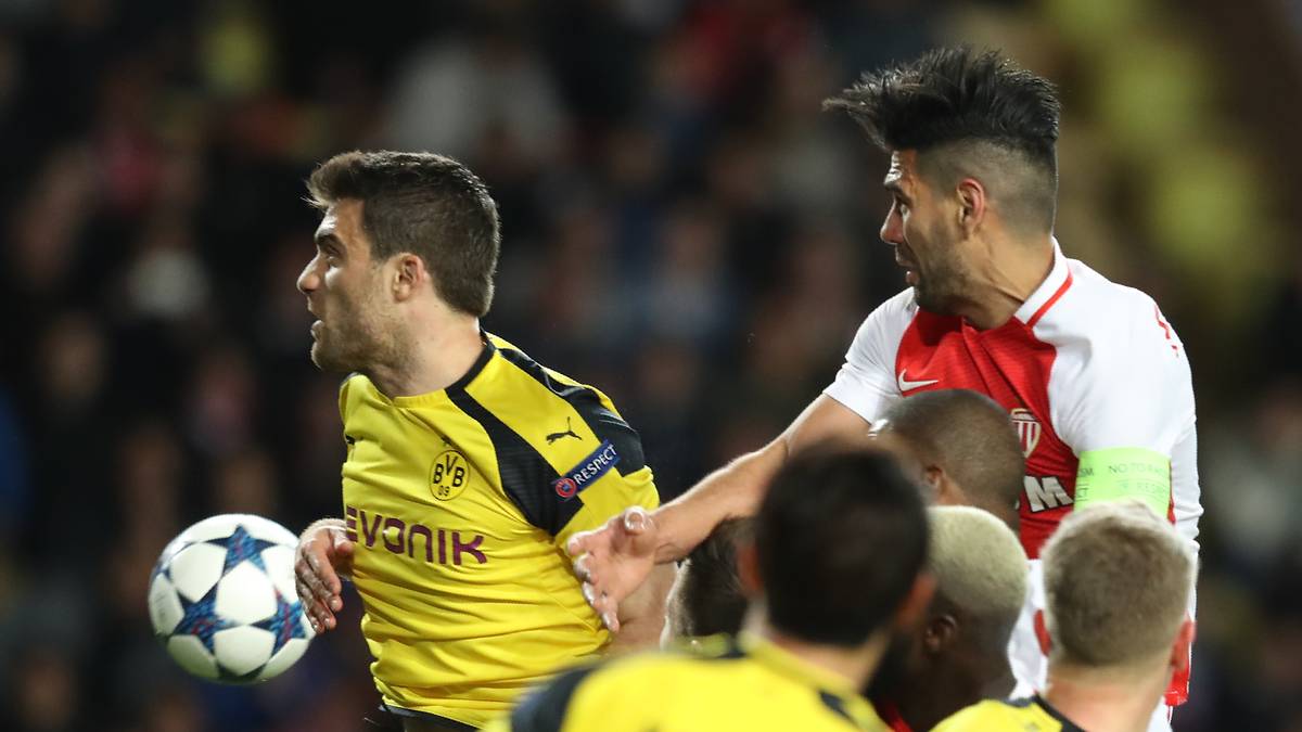 SOKRATIS: Wurde vor allem von Mbappe mächtig auf Trab gehalten, war aber meist der gewohnt sichere Rückhalt. Bügelte einen dicken Patzer kurz vor Schluss mit starker Grätsche wieder aus - SPORT1-Note: 3