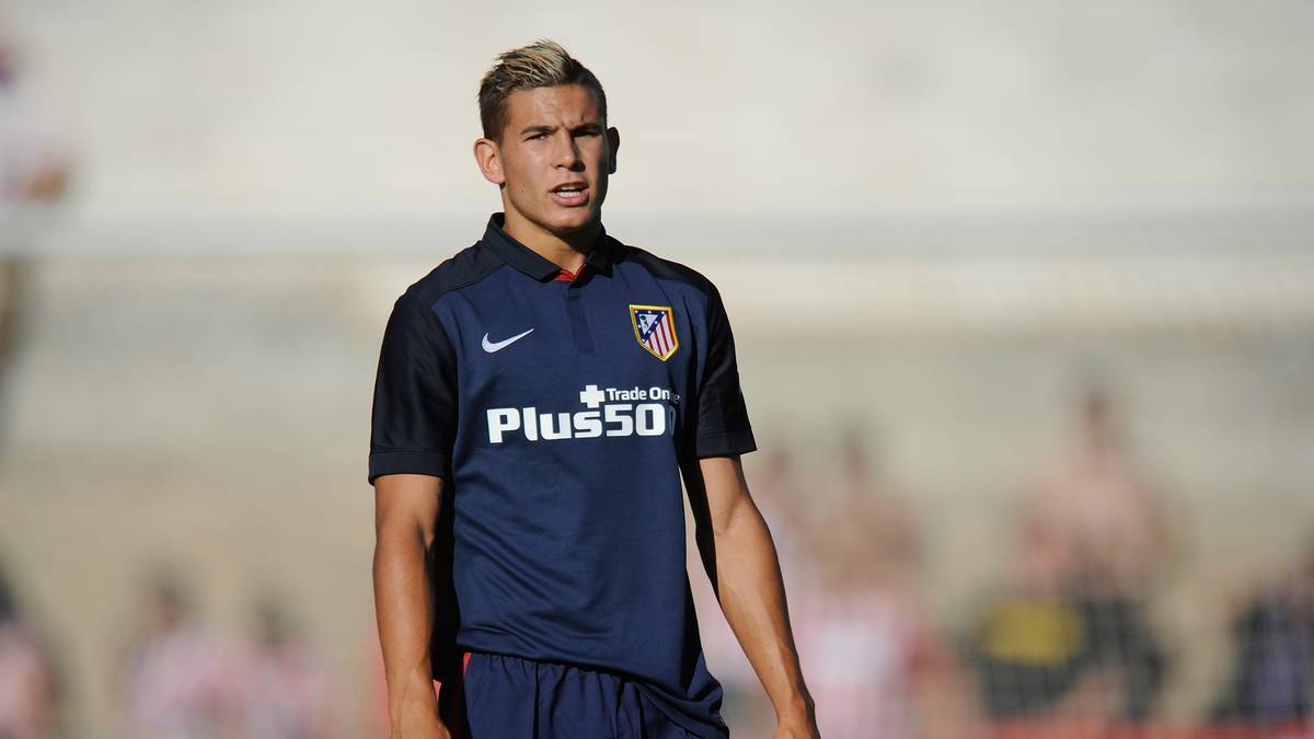 Lucas Hernandez wurde am 14. Februar 1996 in Marseille geboren und zog im Alter von vier Jahren nach Spanien. 2007 schloss er sich der Jugendabteilung von Atletico Madrid an, wurde 2014 ins Profiteam berufen