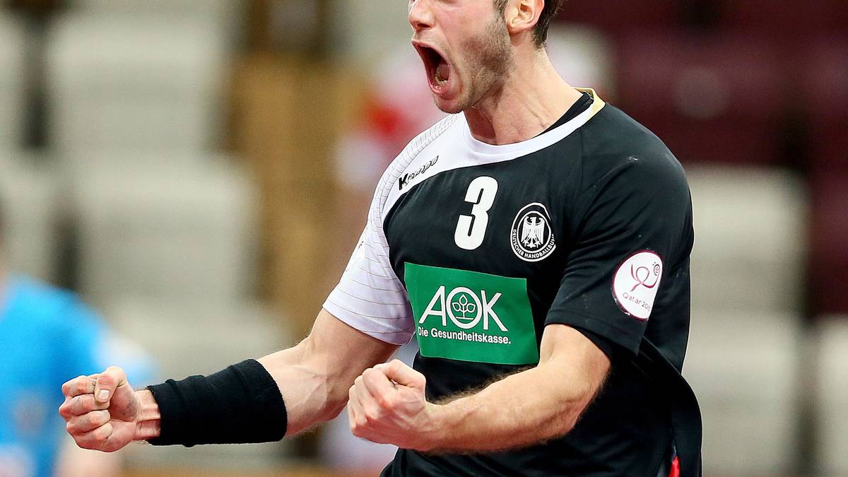 Drittes Beispiel: Uwe Gensheimer. Der Kapitän wirft sieben Tore, zeigt aber beim Siebenmeter zwei Mal Nerven. Entsprechend kritisch ist er nach der Partie. Dennoch freut sich der 28-Jährige über die Revanche nach der vorangegangenen Pleite gegen Polen in den Play-offs. "Das Spiel hat ja auch eine Vorgeschichte", sagt er bei SPORT1