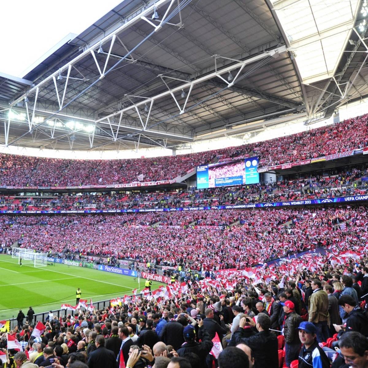 Uefa Hammer Volle Stadien Ab Sofort Erlaubt Zuschauerobergrenze Weg