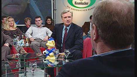 Rudi Brückner ist zurück als Moderator des STAHLWERK Doppelpass. Am Sonntag wird er für den erkrankten Florian König durch den Fußballtalk führen. Unter seiner Leitung entstanden einige heiße Diskussion und zahlreiche Kult-Momente.