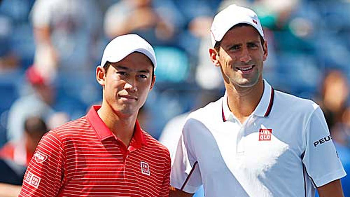 Tag 13: Traute Zweisamkeit vor dem Halbfinale: Kei Nishikori (l.) und Novak Djokovic posieren Arm in Arm