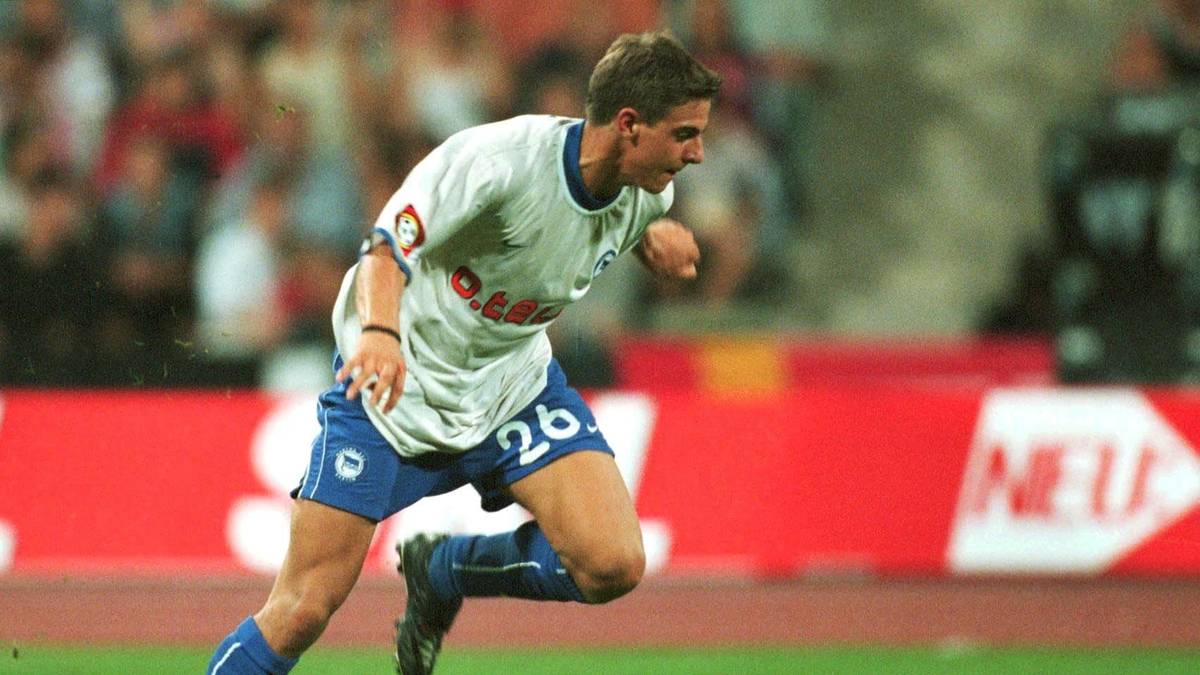 Sebastian Deisler gilt um das Jahr 2000 als größter Hoffnungsträger des deutschen Fußballs. "Basti-Fantasti" ist nur einer der Spitznamen des Stars, der in seiner Karriere für Mönchengladbach, Hertha und Bayern auf dem Platz steht