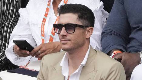 Bernd Schuster ist davon überzeugt, dass Robert Lewandowski in der kommenden Saison das Barca-Trikot tragen wird. Der frühere Weltklassespieler denkt auch, dass die Bayern damit einen Fehler begehen werden.