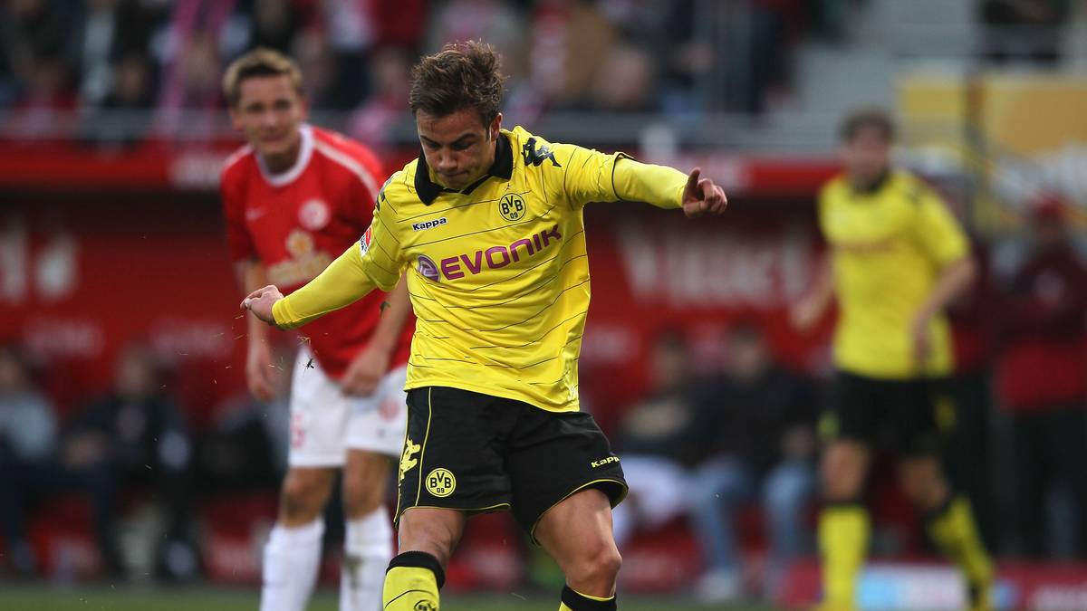 PLATZ 20 - MARIO GÖTZE: Der Mann, der Deutschland 2014 zum Weltmeister machte, debütiert im November 2009 unter Trainer Jürgen Klopp bei Borussia Dortmund. Mit 17 Jahren, 5 Monaten und 18 Tagen darf er in den Schlussminuten gegen Mainz mitwirken