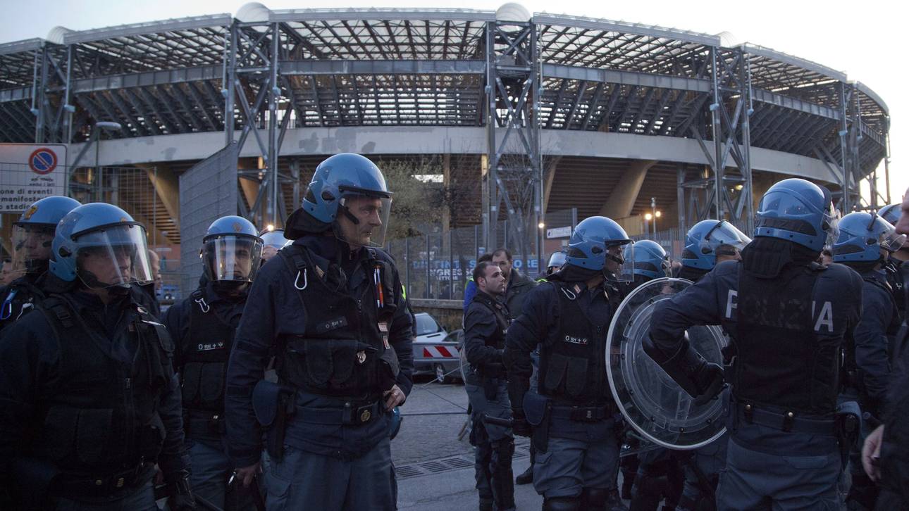 Schwere Krawalle in Neapel