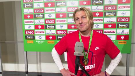 RB Leipzig gewinnt das DFB-Pokal-Finale gegen SC Freiburg. Emil Forsberg feiert nach dem Spiel ausgelassen.