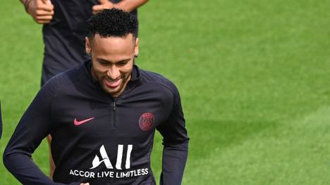 PSG-Star Neymar winkt gegen Straßburg das Comeback