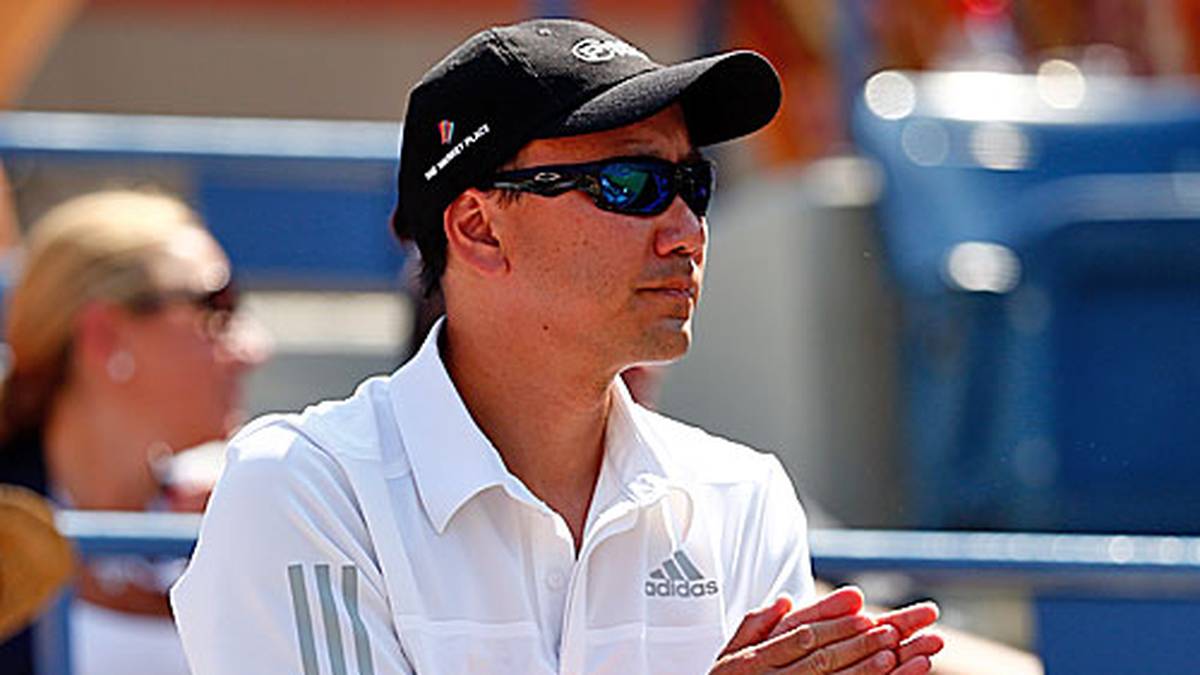 Dann kann wieder die Box vom Japaner jubeln. Nishikori gewinnt den dritten Satz im Tiebreak. Trainer und Ex-Profi Michael Cheng gefällt's