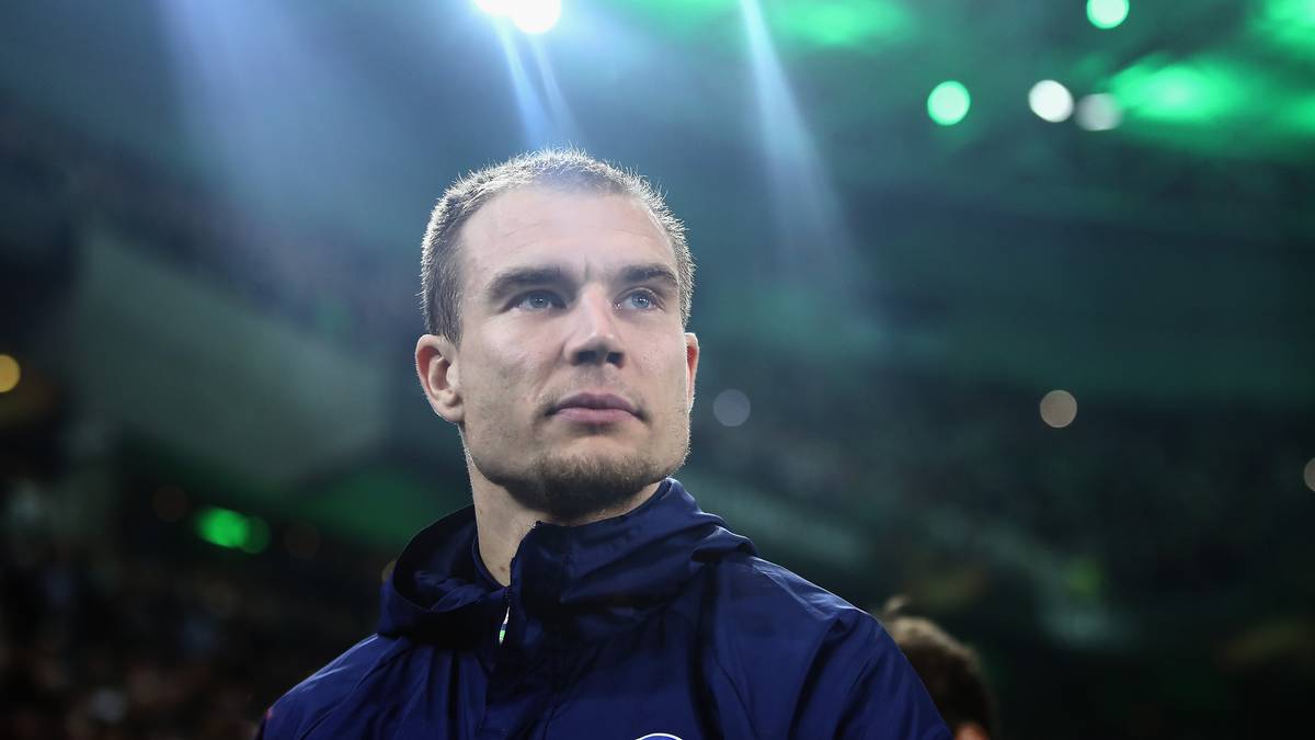 HOLGER BADSTUBER (28 Jahre): Die Geschichte von Holger Badstuber ist in den vergangenen Jahren immer wieder von Verletzungen und langen Reha-Phasen geprägt. Im Januar lieh ihn der FC Bayern für ein halbes Jahr nach Schalke aus. Nach seiner Rückkehr nach München wurde sein Vertrag jedoch nicht verlängert