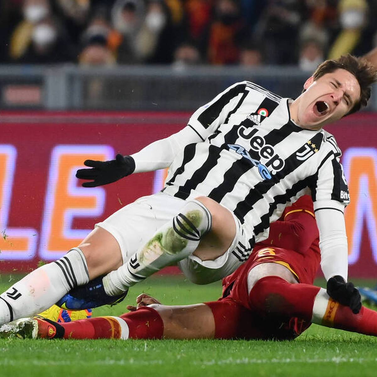 Juventus Turin muss etwa ein halbes Jahr auf Federico Chiesa verzichten. Der Offensivspieler erleidet eine schwere Verletzung.