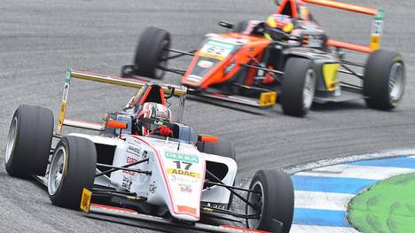 Leclerc holt vor dem F1-Publikum und seinem Bruder den Formel-4-Sieg