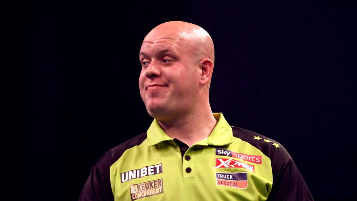 ORDER OF MERIT: Die PDC Order of Merit, ist auf zwei Jahre angelegt und basiert auf den Einnahmen der Spieler. Im 24-monatigen Geld-Ranking hat MvG Anfang 2019 mehr als doppelt so viel Geld eingespielt wie der auf Platz zwei liegende Ex-Weltmeister Rob Cross. Aufgrund des großen Vorsprungs bleibt Mighty Mike mindestens bis 2021 auf Rang eins