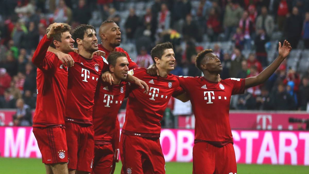 Allein der FC Bayern und seine Spieler knacken 14 (!) Rekorde. 24 Punkte und ein Torverhältnis von 28:4 bedeuten die beste Bilanz aus den ersten acht Spielen aller Zeiten. Auch sieben Zähler Vorsprung zu diesem Zeitpunkt sind Bestwert. Zudem hat noch kein Team zuvor saisonübergreifend 49 Hinrundenpartien ohne Niederlage bestritten