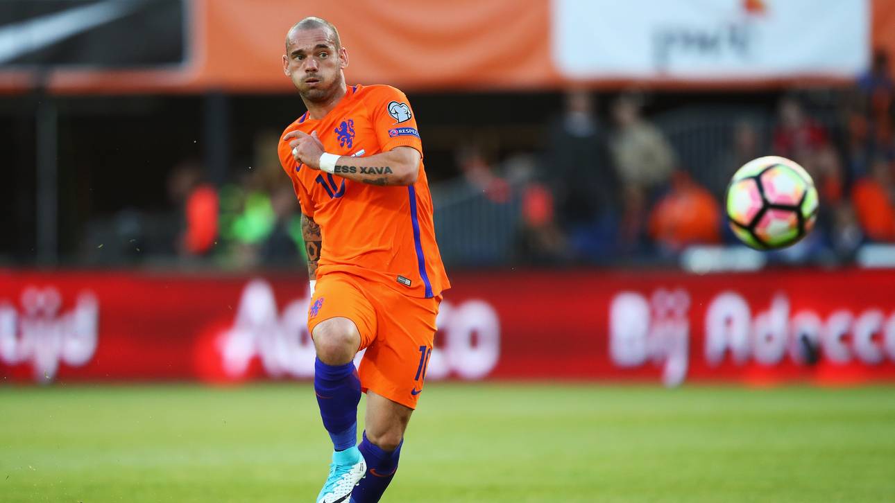 Favre holt Sneijder nach Nizza