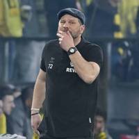 Der 1. FC Köln wird in den kommenden zwei Transferperioden nach einem FIFA-Urteil keine Spieler verpflichten dürfen. Es geht um einen 17 Jahre alten Stürmer, den die Geißböcke kürzlich unter Vertrag nahmen.