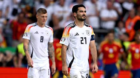 Durch das EM-Aus entgehen den DFB-Spielern um Kapitän Ilkay Gündogan (r.) Rekord-Prämien. 