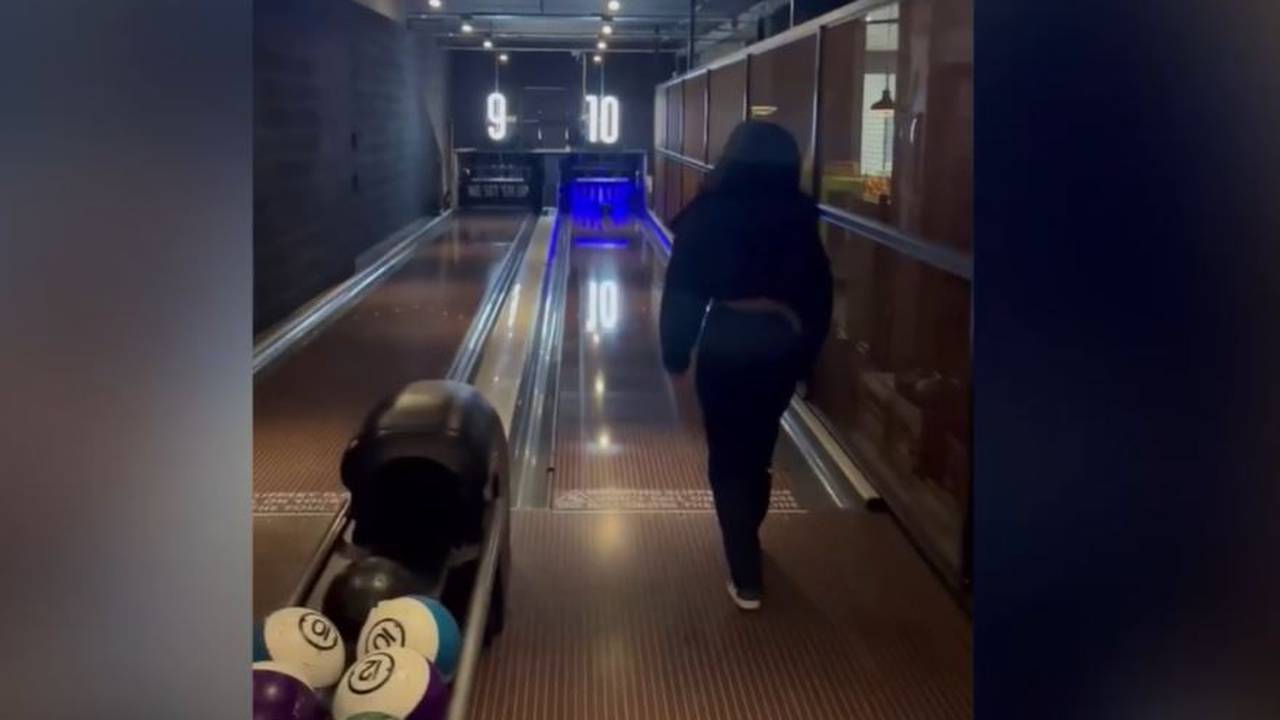 Strike! Alisha Lehmann verblüfft beim Bowling
