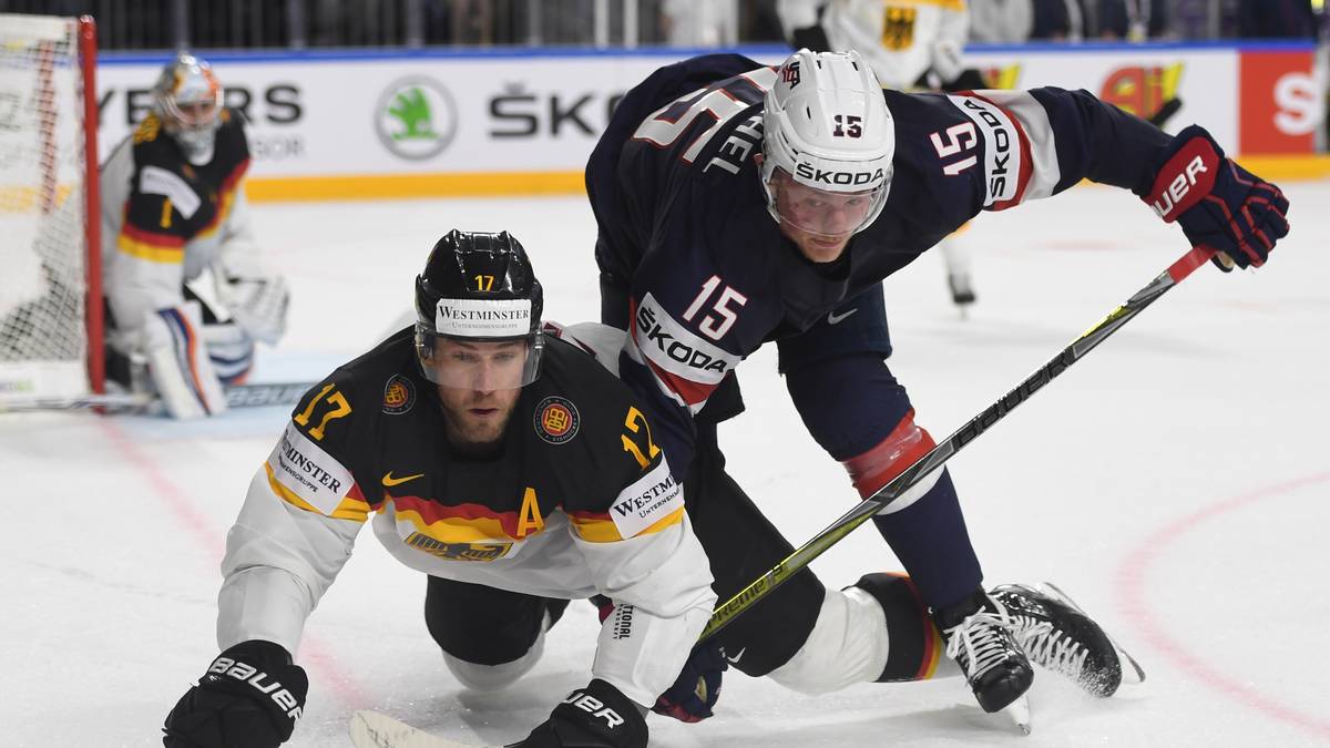 MARCUS KINK (l.): Gehört mit seinen 32 Jahren zu den erfahrensten im Kader. Spielt seit 2004 für die Adler Mannheim, wurde zweimal Meister. Hat in der abgelaufenen DEL-Hauptrunde nur ein Spiel verpasst. Kink zeichnet sich weniger durch seine Torgefahr als vielmehr durch sein betont physisches Spiel aus. Während der WM übernimmt er die Rolle des Kabinen-DJs