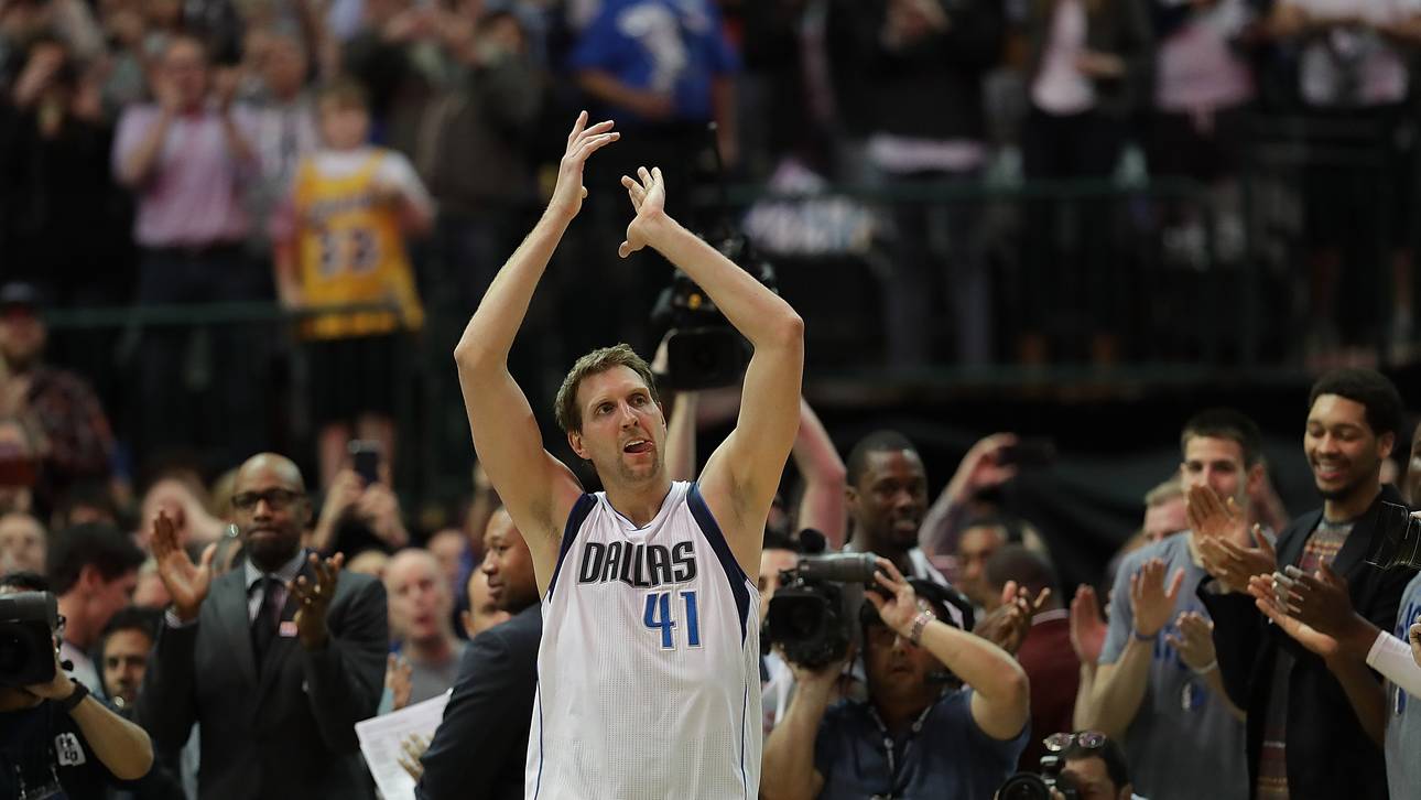 Los Angeles Lakers v Dallas Mavericks