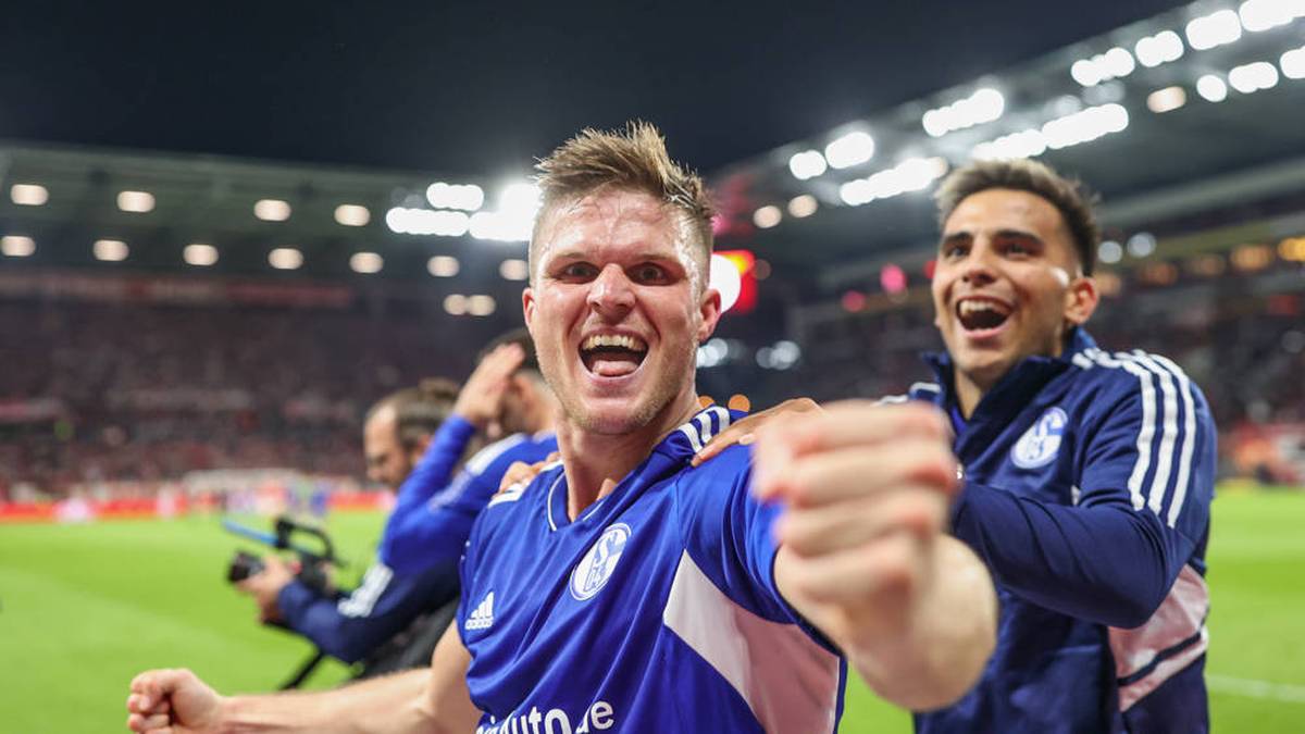 Marius Bülter (links) könnte nun doch beim FC Schalke 04 bleiben