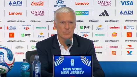 Frankreichs Nationaltrainer Didier Deschamps findet nach dem Achtelfinalsieg gegen Schweden auf der Pressekonferenz lobende Worte für Michael Olise und zieht dabei einen besonderen Vergleich. Bayern-Fans dürfte das zunehmend Angst einjagen. 