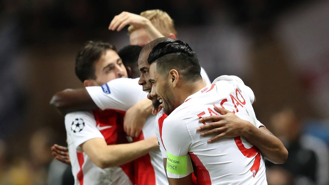 Monaco erobert Spitze mit Kantersieg