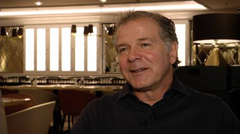Fußball-Legende Andreas Möller spricht über eine unschöne Erfahrung, die er Anfang der 80er-Jahre in der U-Bahn gemacht hat.