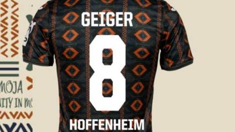 Irre Namen-Panne bei der TSG Hoffenheim. Am Samstag werden die Kraichgauer mit einem Sondertrikot auflaufen. Im Online-Shop wurden die Spielernamen aber versehentlich ins Englische übersetzt.
