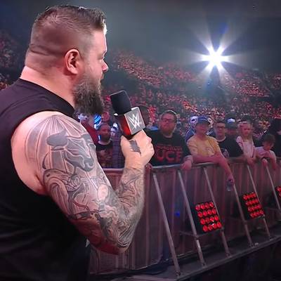Die bei WWE nun wieder verfeindeten Sami Zayn und Kevin Owens sind in Wahrheit seit 20 Jahren dicke Freunde - die reale Emotion schimmert auch bei RAW wieder durch.