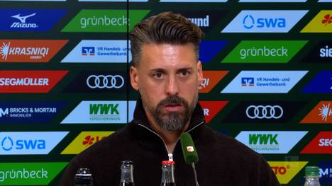 Der FC Augsburg erlebt gegen RB Leipzig ein Debakel. Nach der 0:6-Klatsche äußert sich Sandro Wagner zu den Gründen für die Niederlage und ob er das Vertrauen der Klub-Verantwortlichen immer noch spürt. 