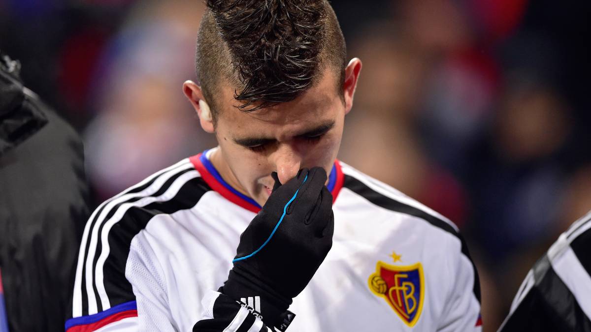 Wenig später muss der Paraguayer verletzt runter