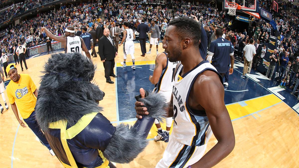 Auch Memphis-Maskottchen "Grizz" feiert Greens krachendes Ende