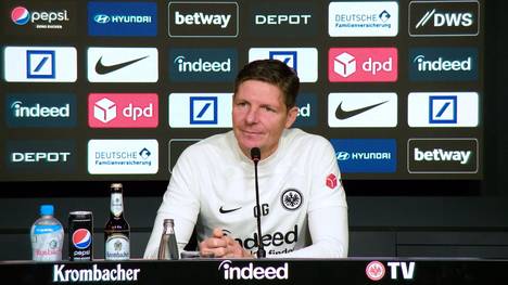 Eintracht-Trainer Oliver Glasner hatte sich vorgenommen dieses Jahr wieder Karneval zu feiern, doch die Ansetzung des Champions League Achtelfinale gegen SSC Neapel steht auf dem Programm. 
