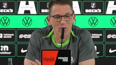 Nur 75 Tage nach seinem Amtsantritt beim VfL Wolfsburg steht Cheftrainer Daniel Bauer möglicherweise schon vor dem Aus. Das Bundesliga-Duell mit dem Hamburger SV könnte für den 43-Jährigen zum Endspiel werden. Vor der Partie richtet er zudem einen Appell an die VfL-Fans.