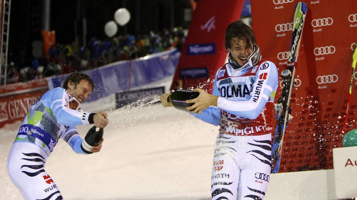 Mit Felix Neureuther (r.) zusammen bildet er die Doppelspitze der Männer in den Technikdisziplinen. Obwohl er noch keinen Weltcupsieg vorzuweisen hat, zählt er zu den Favoriten. Er fährt dreimal auf Rang zwei - in Madonna di Campiglio ist nur einer schneller als der sympatische Dopfer: Neureuther. Disziplinen: Slalom, Riesenslalom