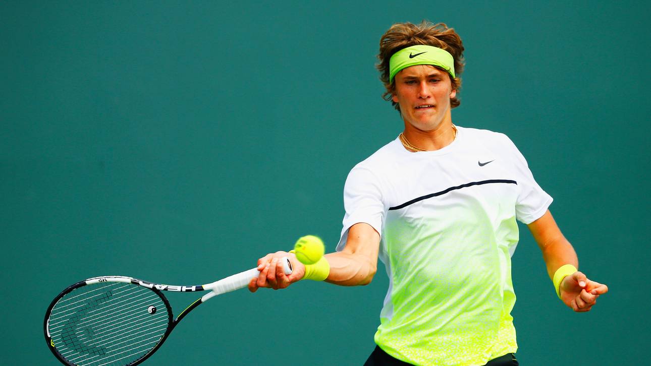 Zverev im Achtelfinale von Halle